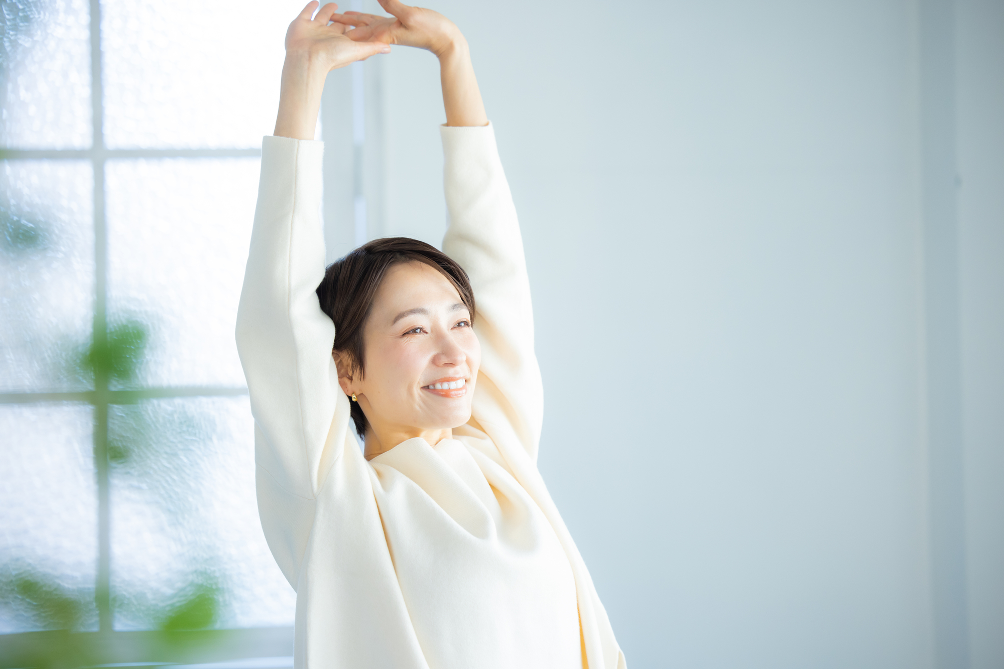 前向きな女性のイメージ画像