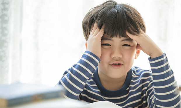 子どもの片頭痛はどんな症状が起こるの？
