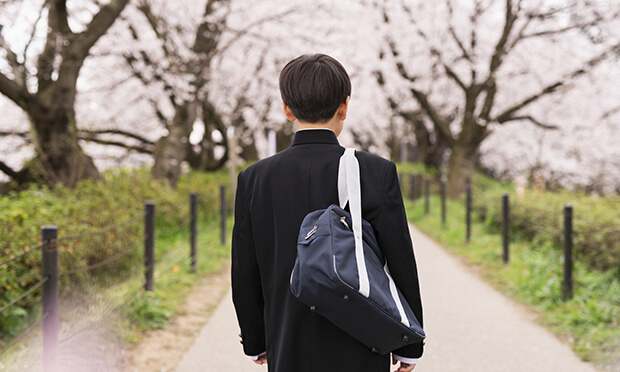 慢性連日性頭痛の要因②：思春期という年齢