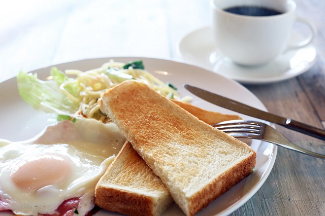 バランスのとれた朝食で、体内時計をリセット！