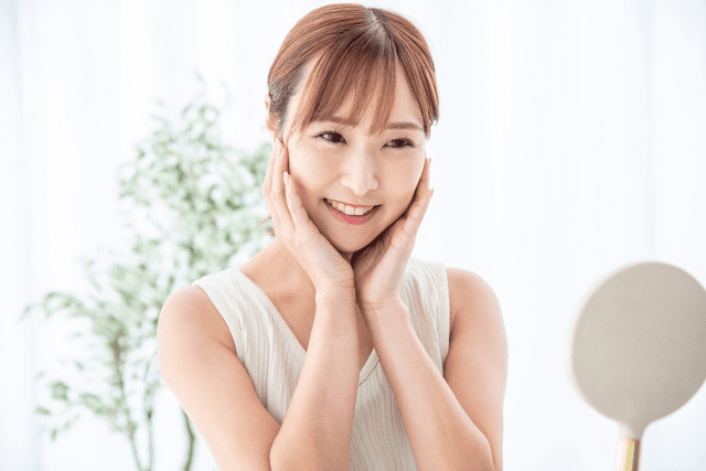 難消化性デキストリンの働きとは。喜ぶ女性のイメージ