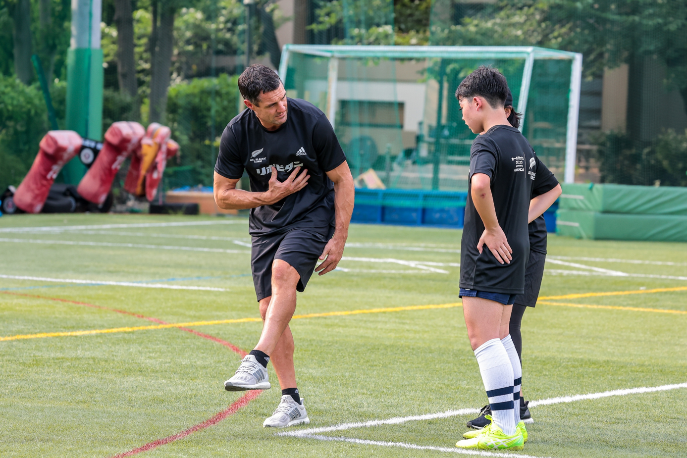 学習院ラグビークリニック リポビタンアンバサダーダン・カーター氏指導風景