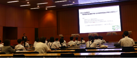 学生向けの授業風景の写真