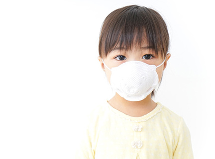 かぜをひいた子どもにマスクをさせるべき？