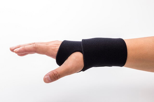 子育て中の腱鞘炎対策 5.手首テーピングを使用する