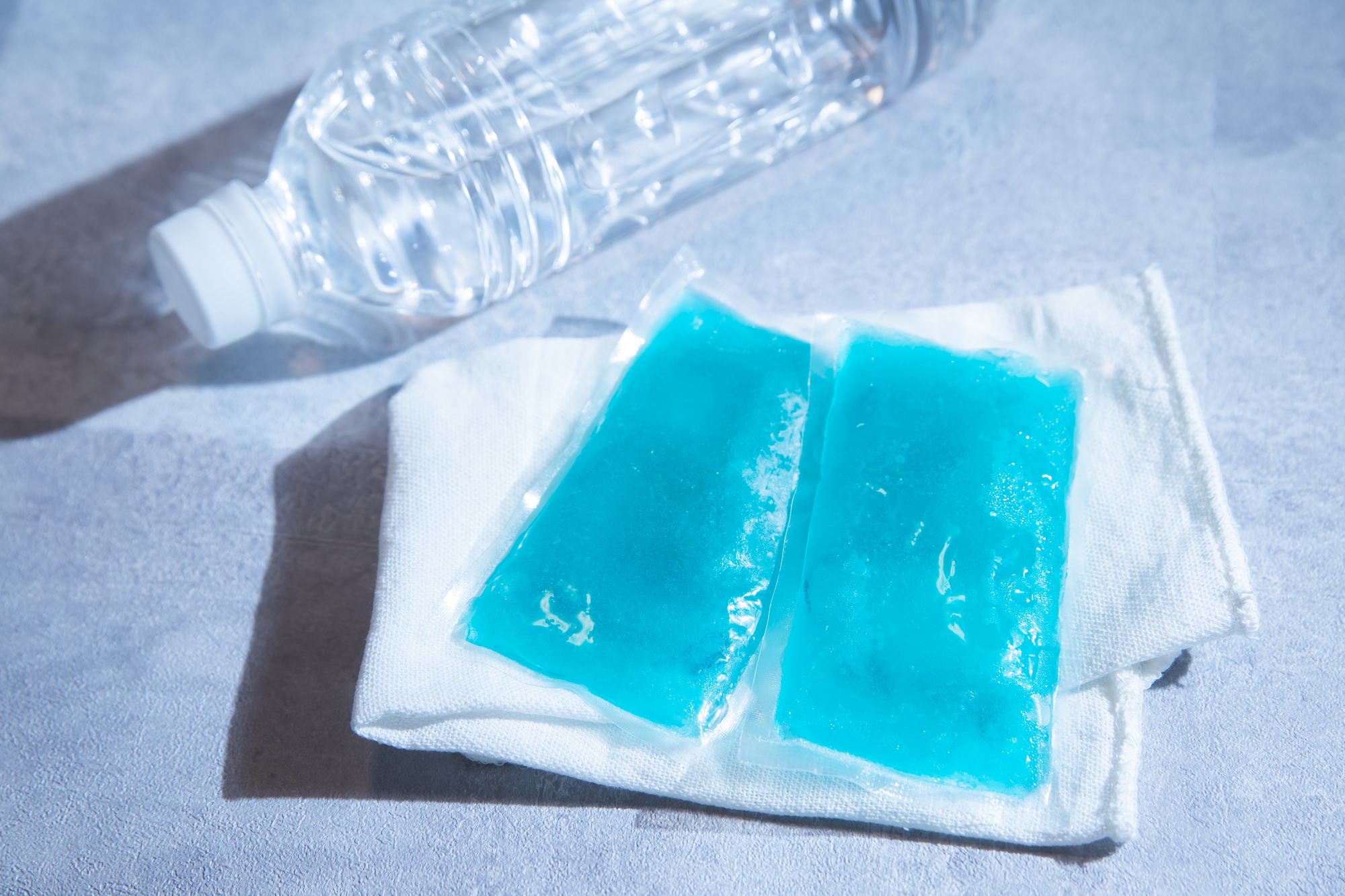 外側からの冷却とアイススラリー等による体内からの冷却で、効率よく冷やそう