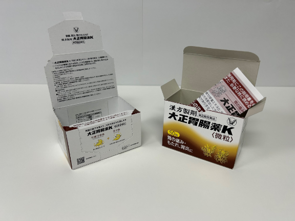 大正胃腸薬Kの箱容器の写真。添付文書の内容が直接箱に印刷されている。