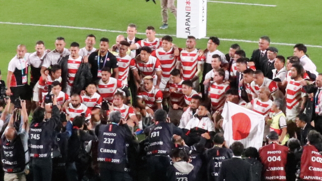 ラグビーW杯日本大会2019大会日本対南アフリカ戦。初の決勝トーナメント進出を果たし、準々決勝を終えたラグビー日本代表たち。